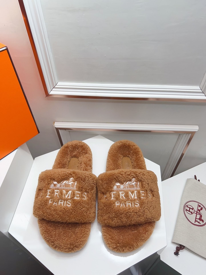 H**mes slippers